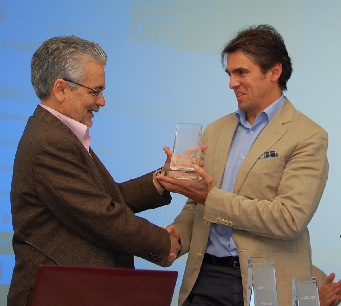 Rafael Rubio premiando a David Aranzábal Rafael Rubio premiando a David Aranzábal
